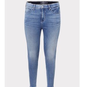 Torrid Sky High Skinny Jean 10R